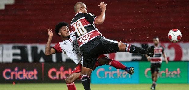 Santa derrota o Vera Cruz no Arruda