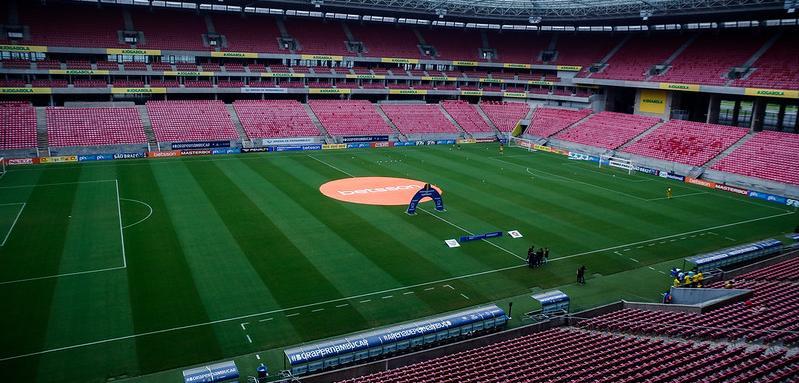 Governo de Pernambuco libera 50% do público nos estádios