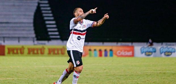 Santa derrota o Caruaru e avança para semifinal