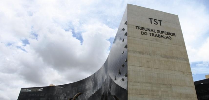 Evandro Carvalho retornará a Brasília para encontro no TST
