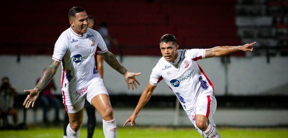 Náutico e Santa Cruz entram em campo nesta segunda-feira (10)