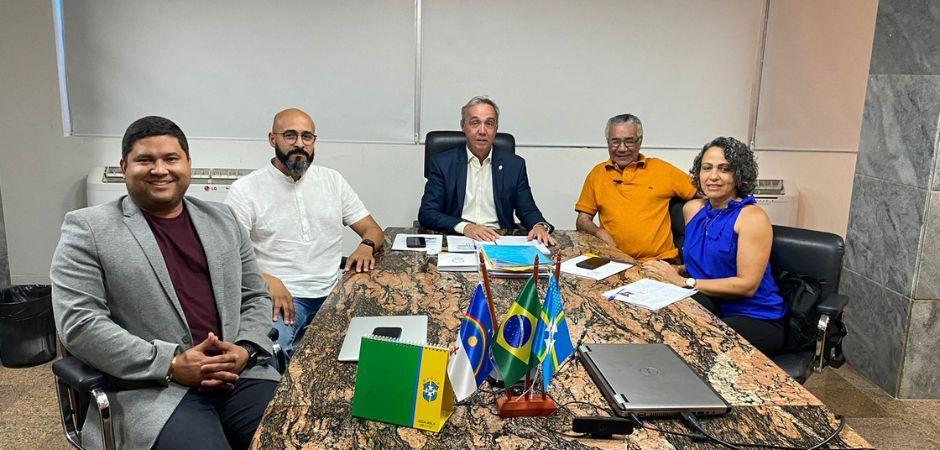 Evandro Carvalho recebe nova diretoria da Cabense 