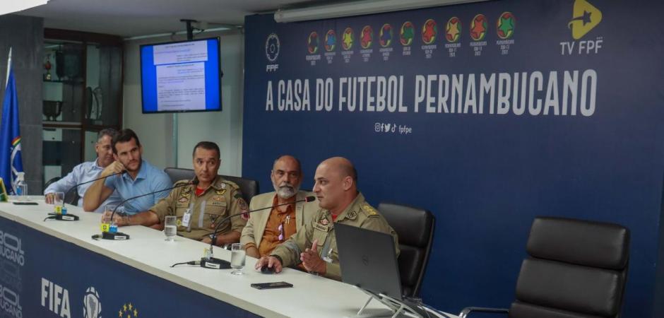 Com apoio do Corpo de Bombeiros, a FPF promoveu consultoria sobre laudos em estádios