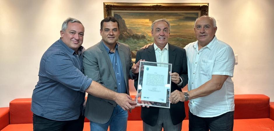 Náutico recebe certidão de clube formador