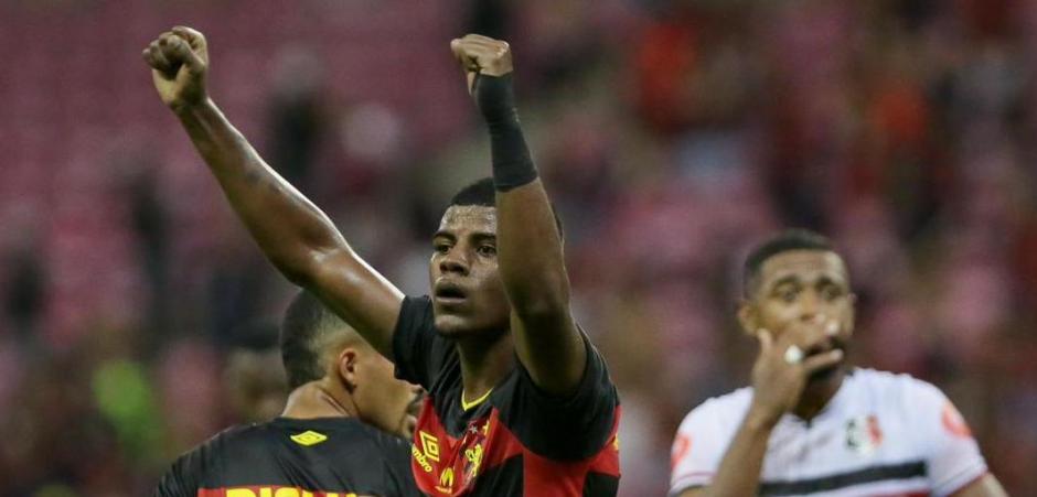 Em clássico movimentado, Sport vence Santa Cruz na Arena