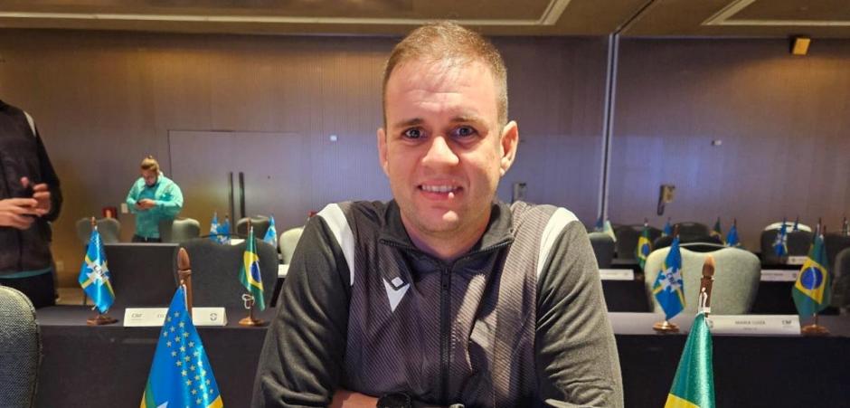 Árbitro Pernambucano, César Pereira Leite, participa de curso de homologação VAR