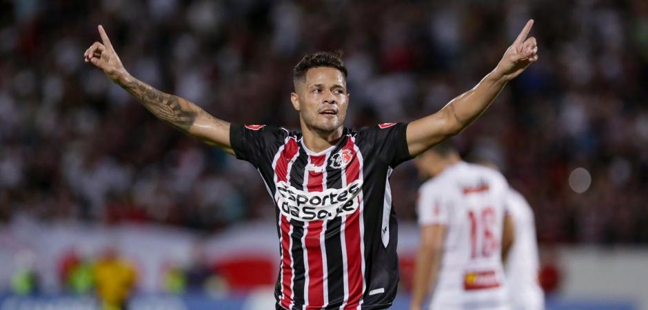 Santa Cruz vence Afogados por 5 a 1 no Arruda