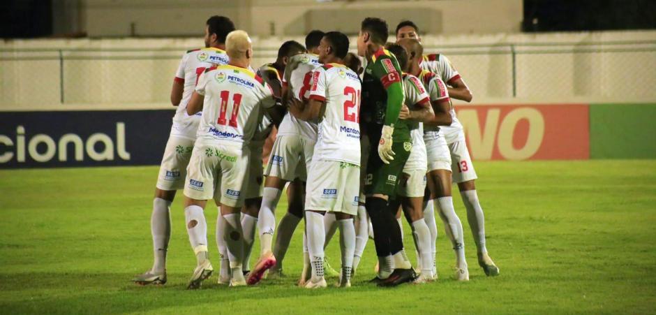 Petrolina busca classificação na Copa do Brasil diante do Sousa